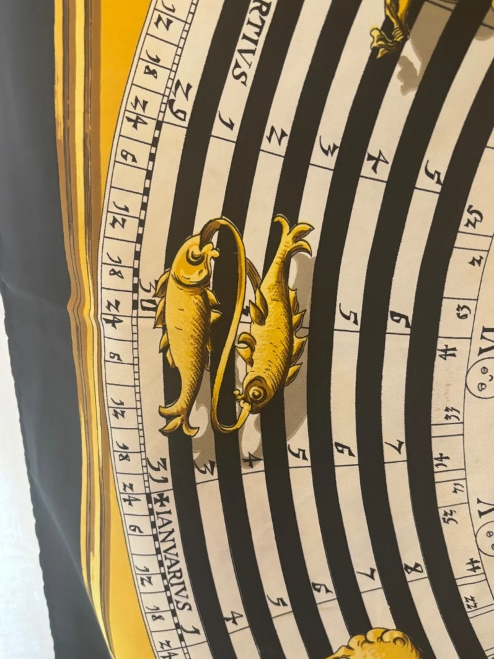 HERMES DIES ET HORE SILK SCARF
